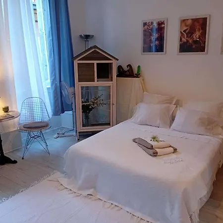 La Maison De Natasha Alojamento de Acomodação e Pequeno-almoço 3*