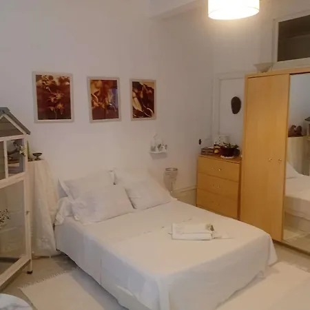 Alojamento de Acomodação e Pequeno-almoço La Maison De Natasha 3*