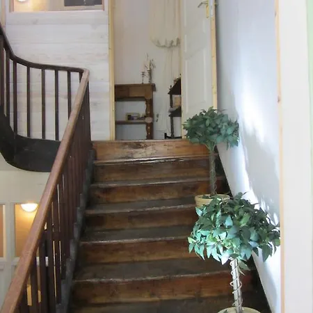 La Maison De Natasha Bed & Breakfast 3*