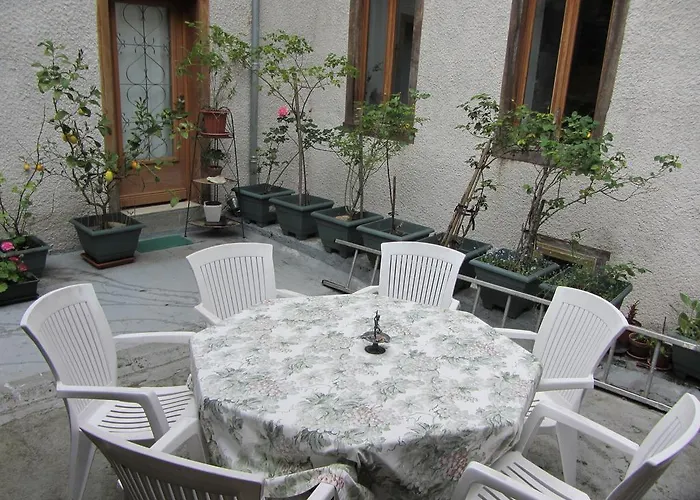 La Maison De Natasha Bed & Breakfast