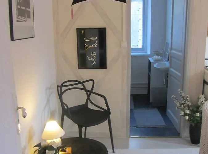 La Maison De Natasha Bed & Breakfast