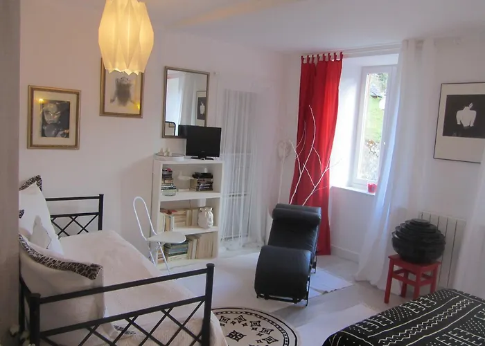 Bed & Breakfast La Maison De Natasha 3*