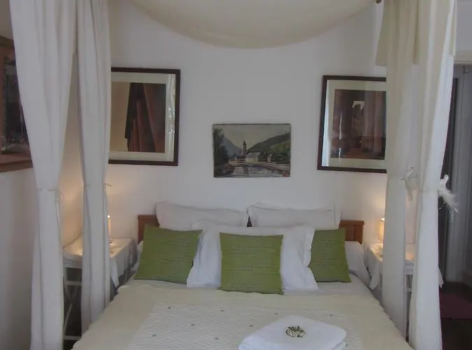 La Maison De Natasha Bed & Breakfast